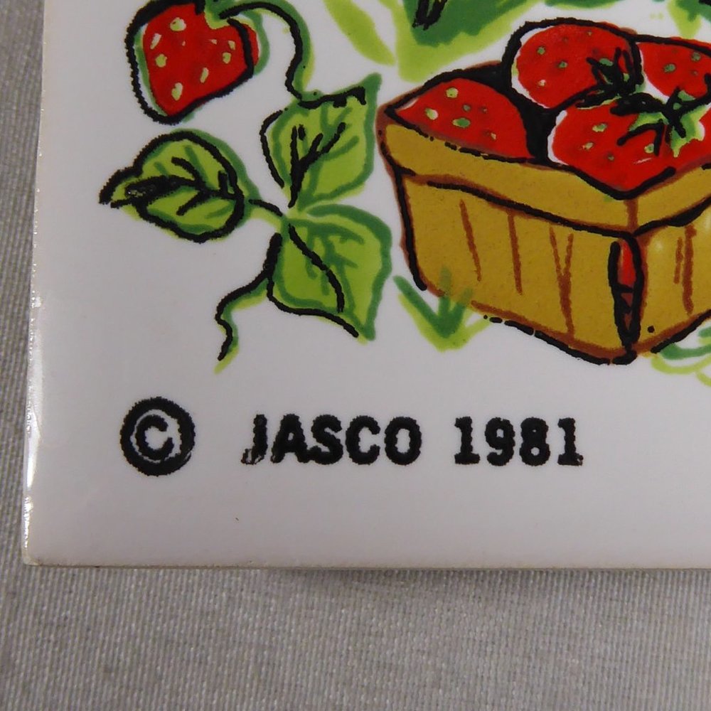 1981 Strawberry Shortcake Trivet Set - Picture 9 of 10